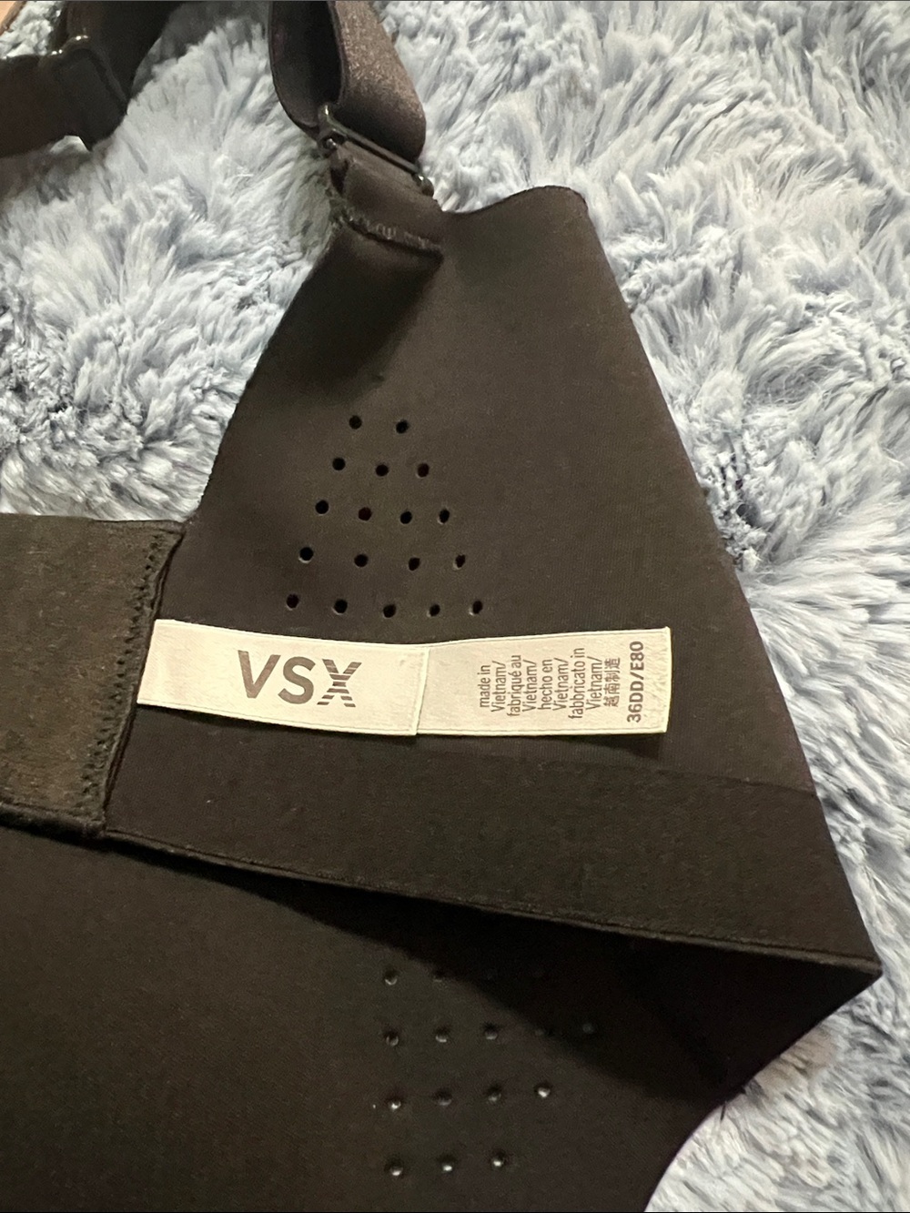 VSX Dual-Pack Seamless Wireless Sports Bras in Black and Nude - Picture 2 of 3